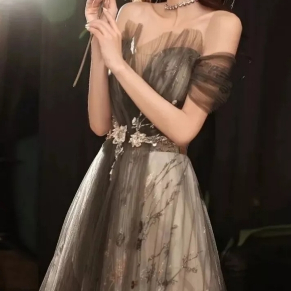 Gray, Floral Print ,Case Up, Applique,  Lace, Mesh, Sequins, Ball Gown - Picture 6 of 16